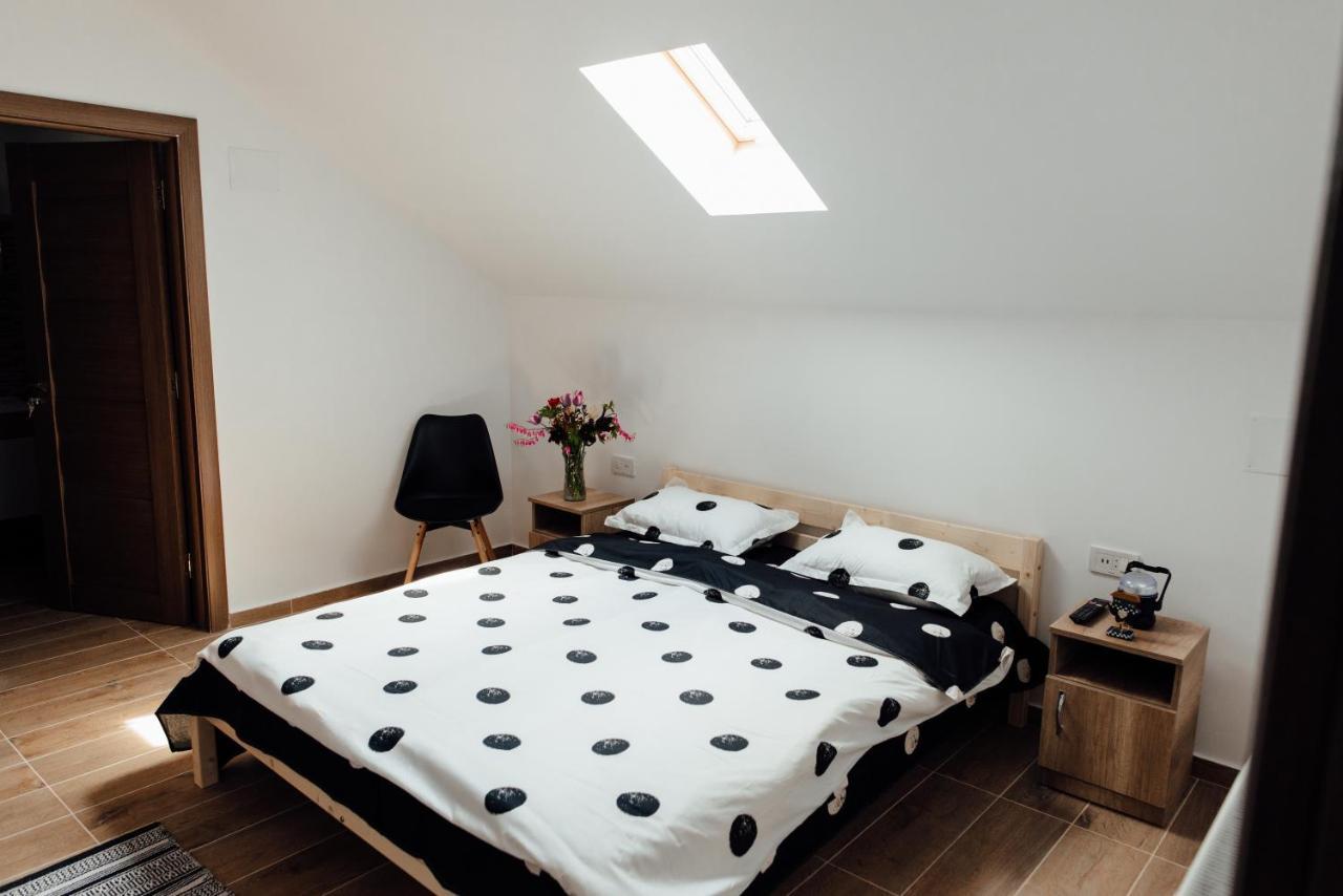 Autentic Adorabil Apartment Albestii Paminteni Экстерьер фото