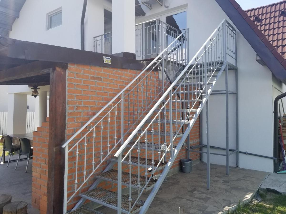 Autentic Adorabil Apartment Albestii Paminteni Экстерьер фото